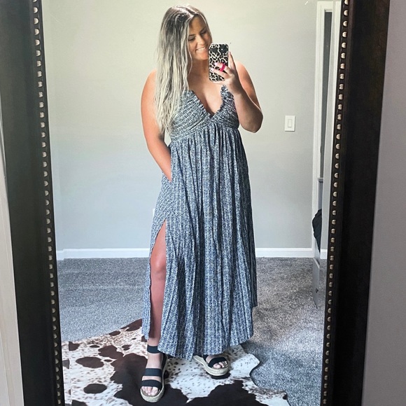 NWT HALTER MAXI DRESS - Picture 2 of 3
